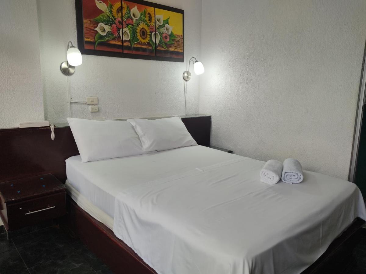 Hotel Villa Del Rosario Nuevo Мельгар Экстерьер фото